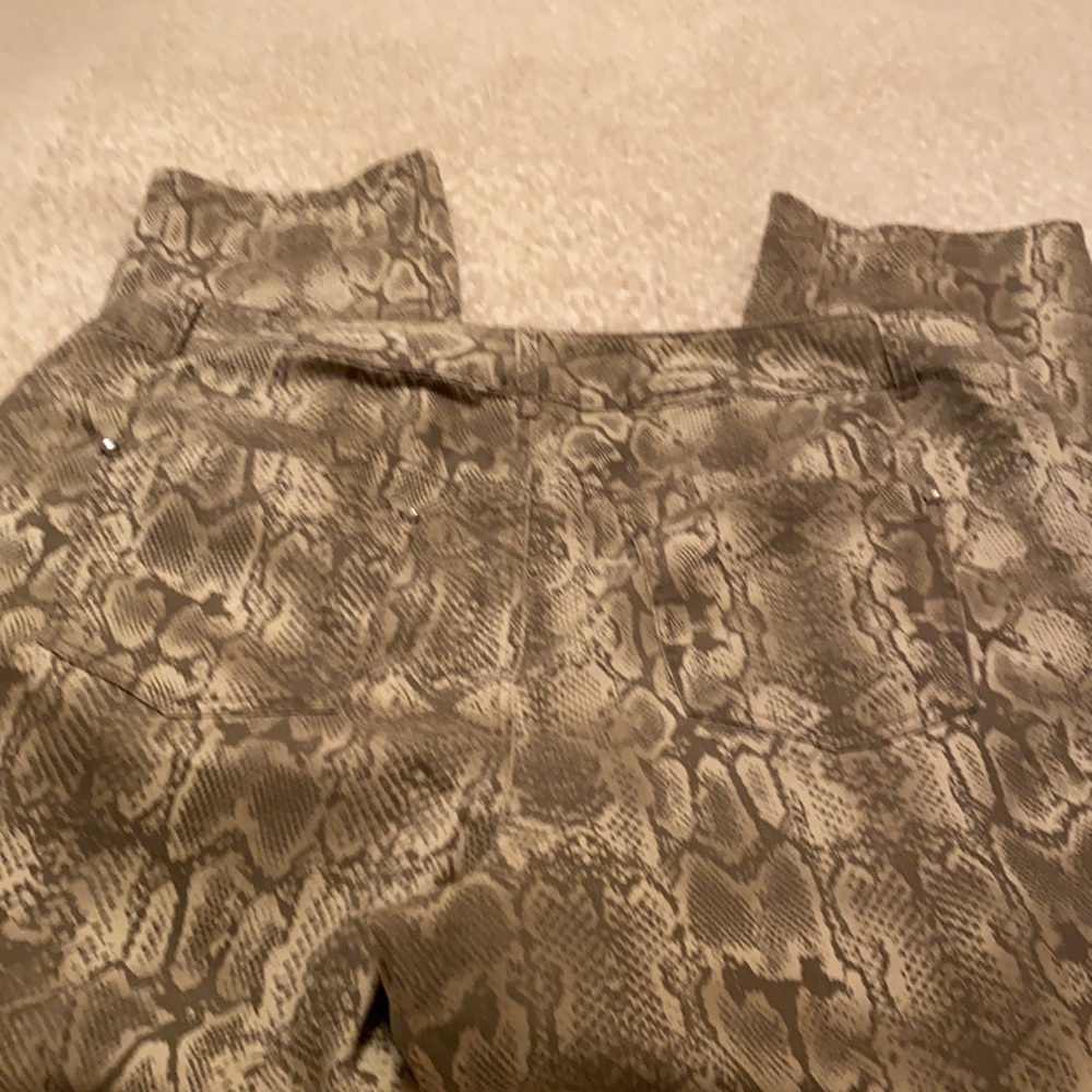 Lane Bryant Pants Size 24-Snake Skin Look - Picture 4 of 6